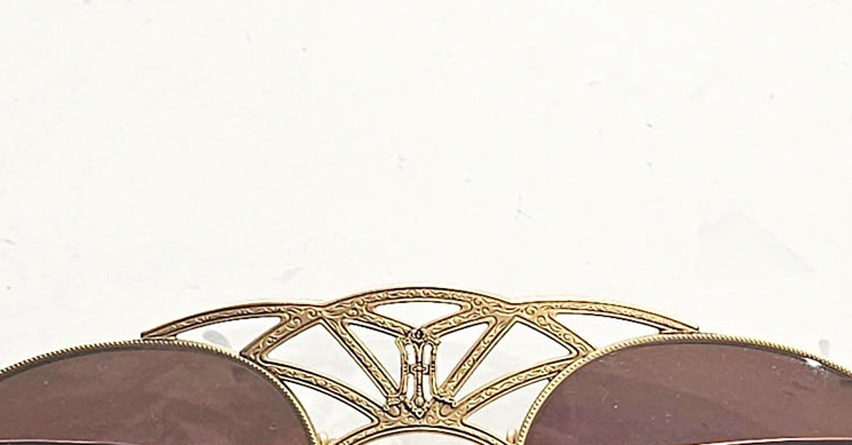 Matsuda vintage, détail du pont ajouré et gravé